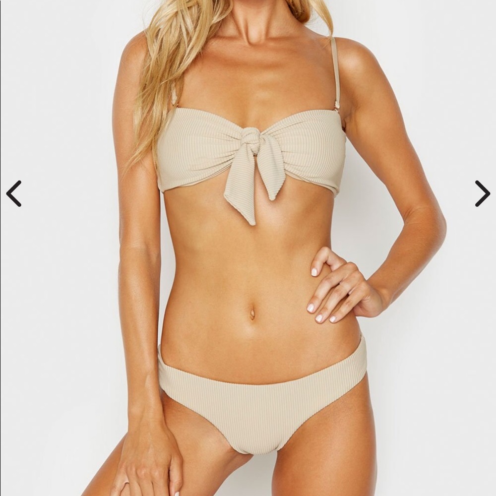 NWT Frankie’s Bikinis Hanalei Bottom Medium